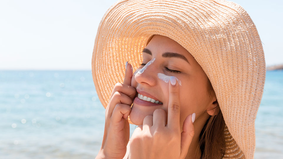 Protect Your Skin with Sunscreen venzec